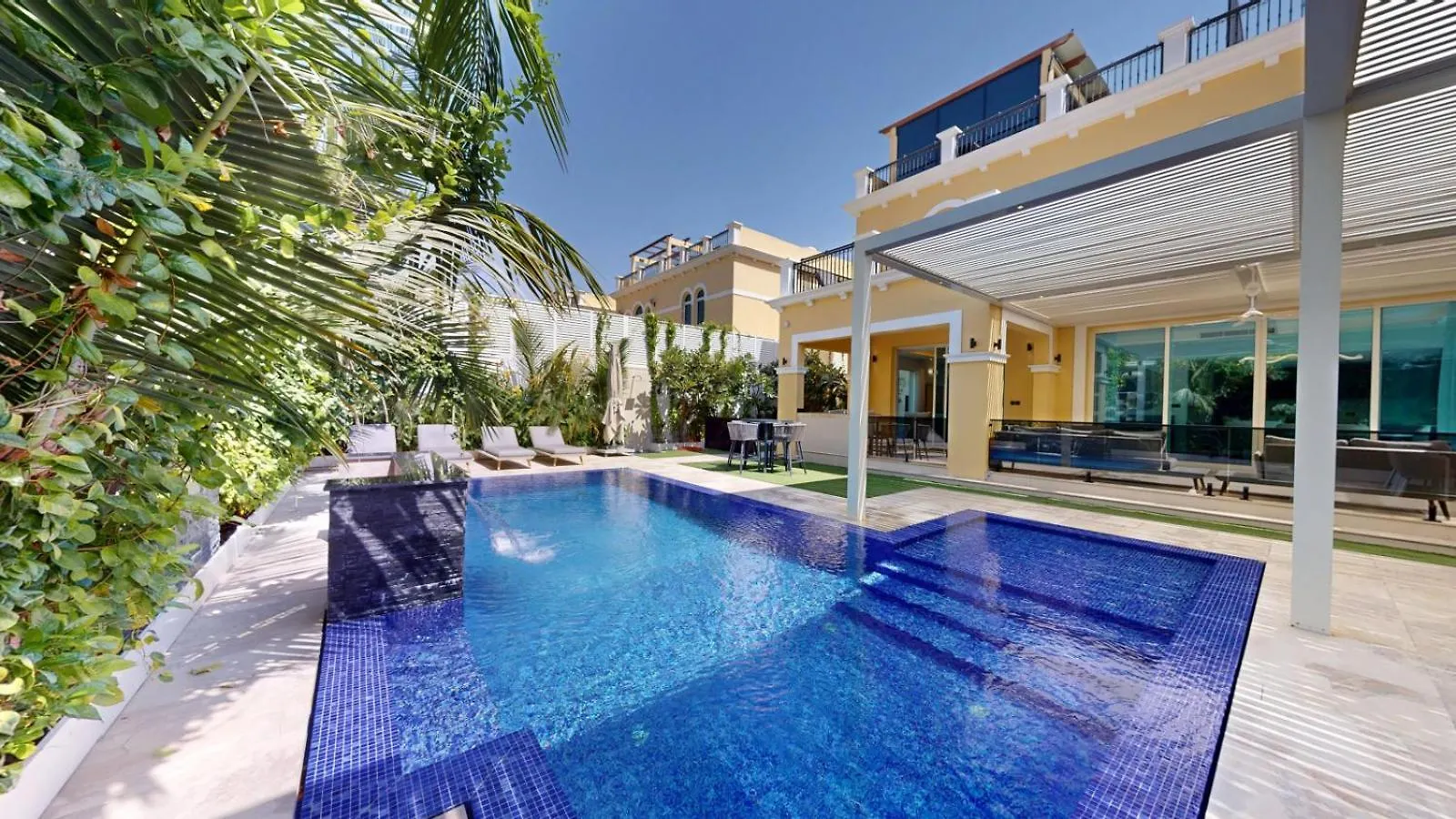 Jumeirah Park - Opulent Three Bed Villa Retreat Dubai Holiday home