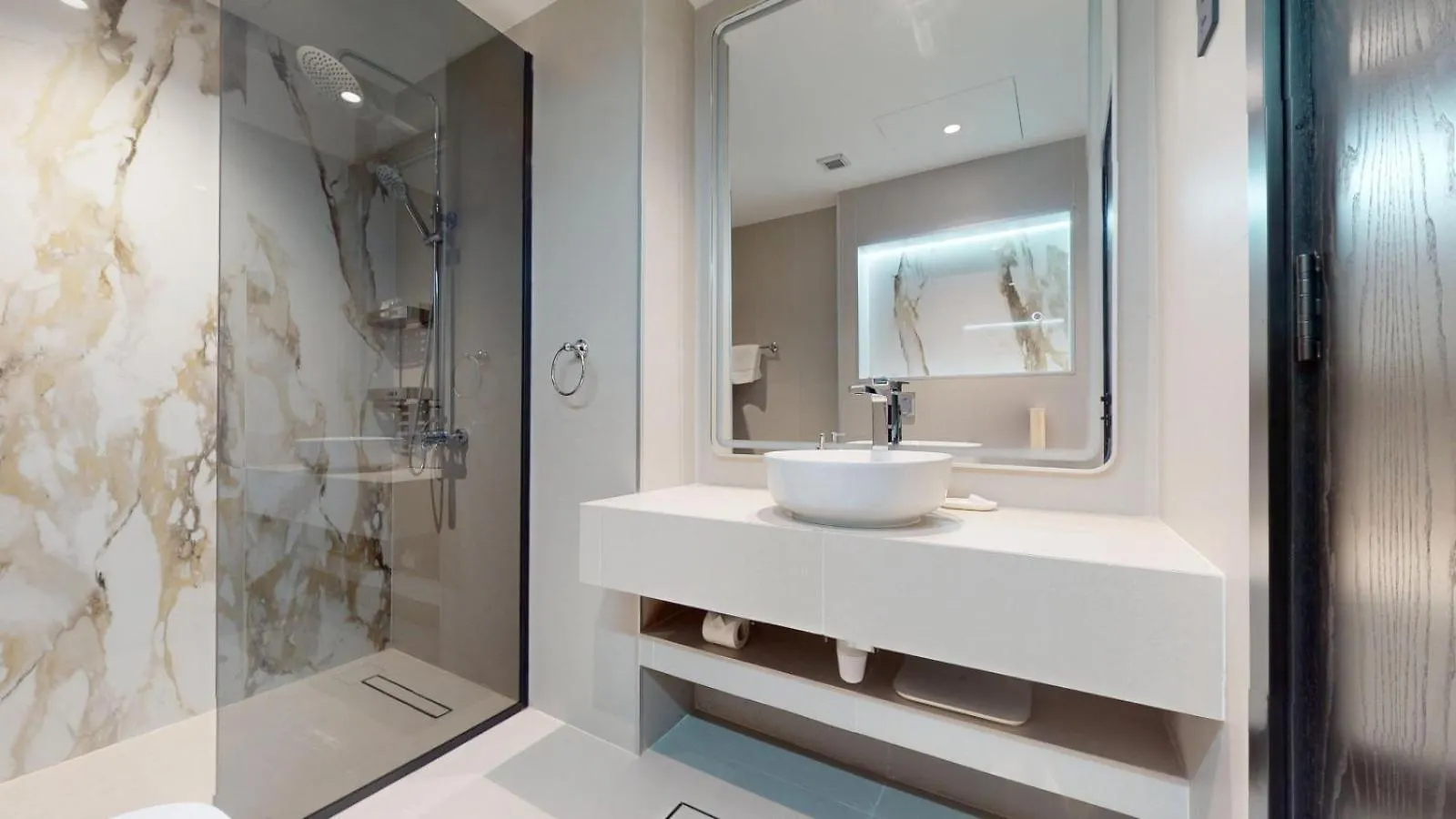 Jumeirah Park - Opulent Three Bed Villa Retreat Dubai Holiday home