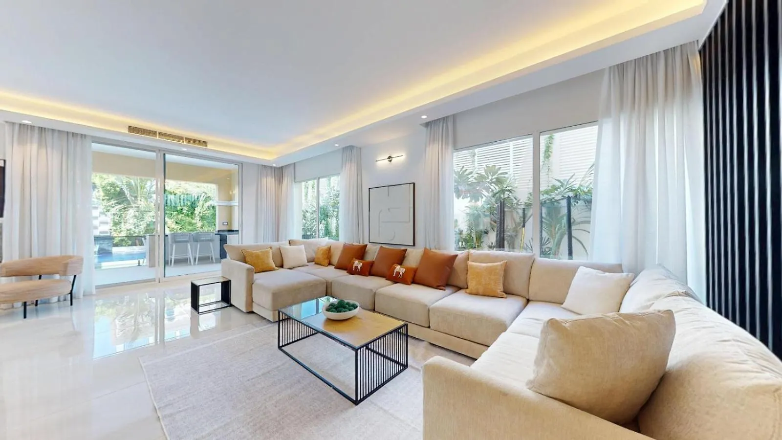 Jumeirah Park - Opulent Three Bed Villa Retreat Dubai 0*,