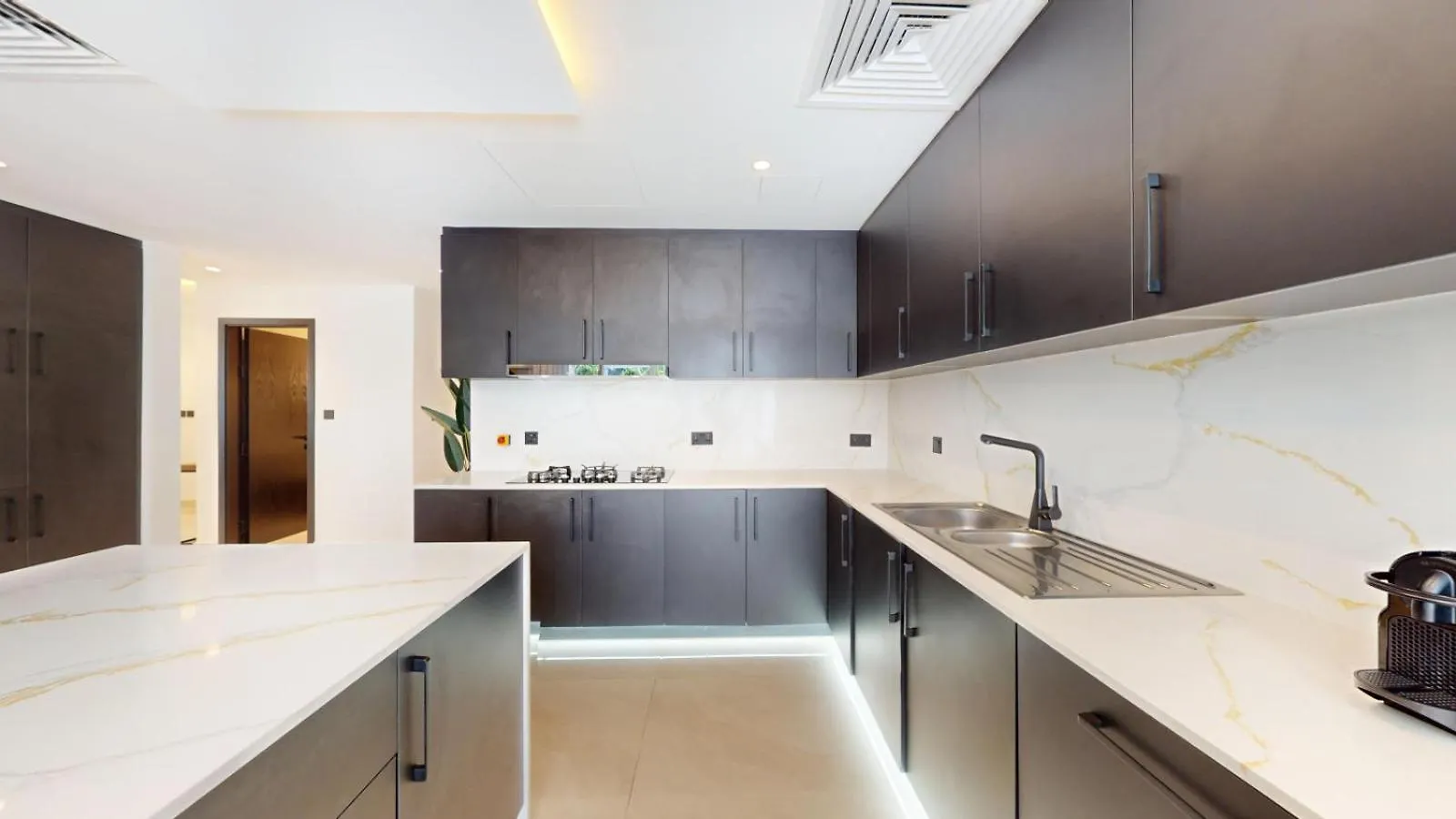 Jumeirah Park - Opulent Three Bed Villa Retreat Dubai 0*,  United Arab Emirates